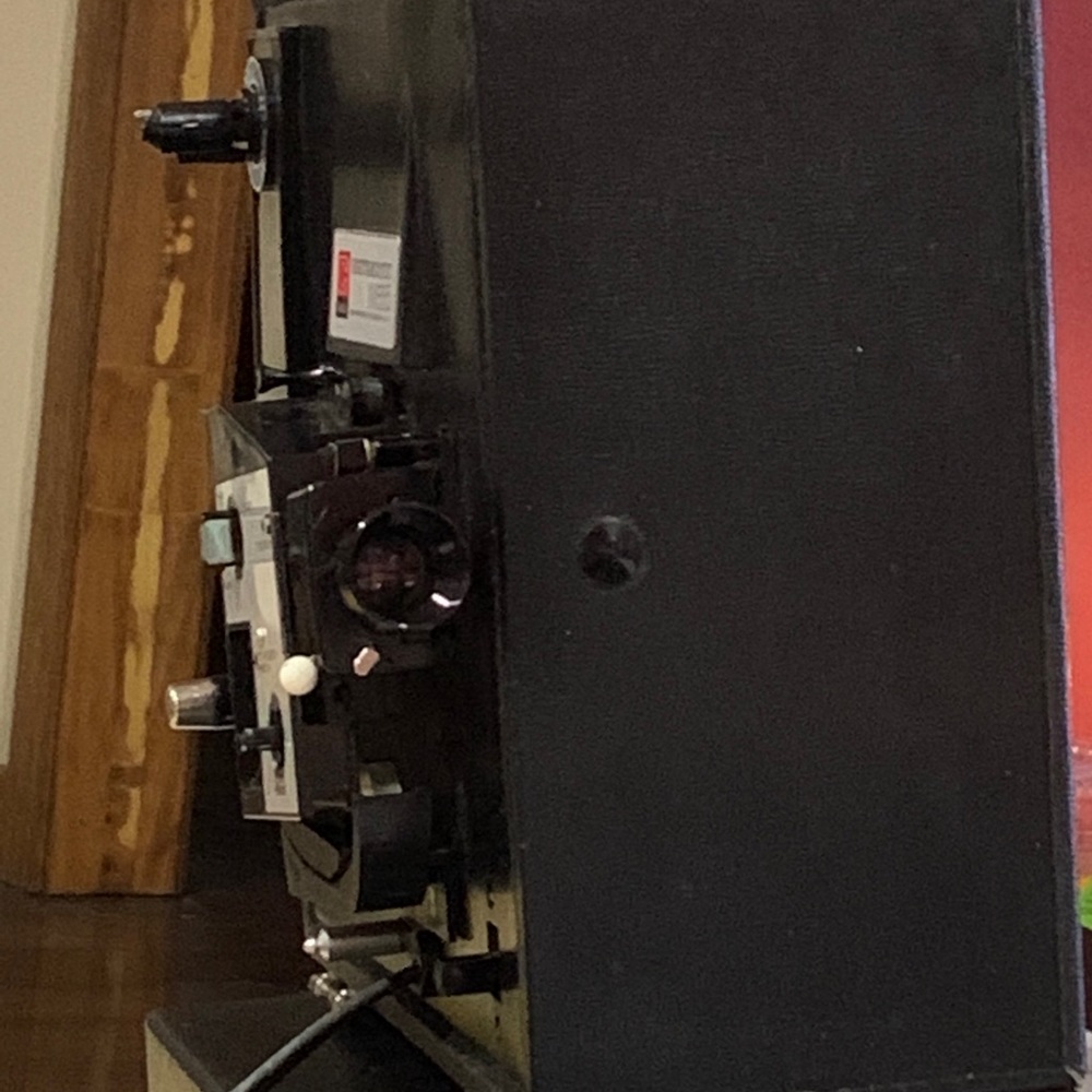 Projector - Picture 5 of 8